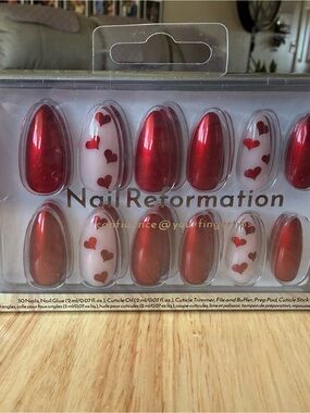 Reformation Red & White Heart Press-On Nails